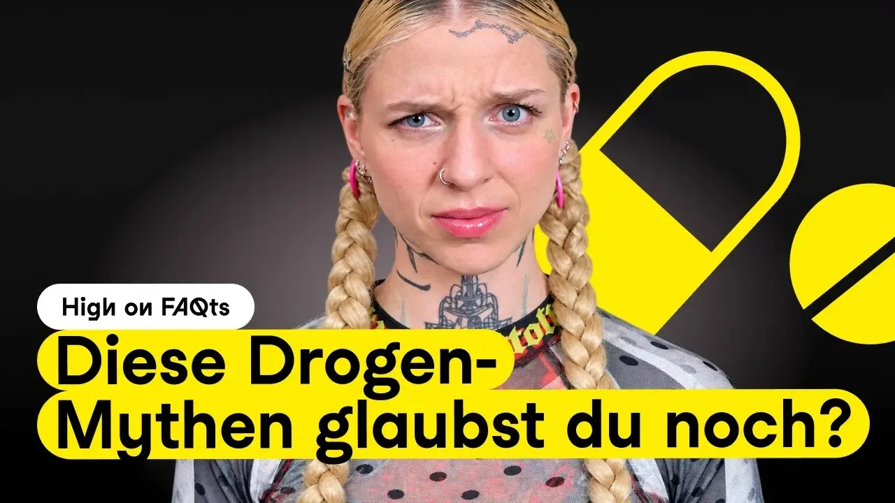 Thumbnail Folge 5: Host mit geflochtenen Zöpfen schaut skeptisch in die Kamera, daneben „High on FAQts“ und „Diese Drogen-Mythen glaubst du noch?“ vor dunklem Grund mit gelber Kapsel und Tablette
